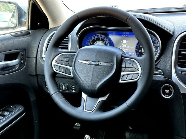 2023 Chrysler 300 Touring