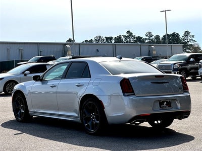 2023 Chrysler 300 Touring