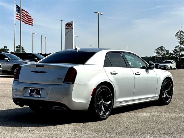 2023 Chrysler 300 Touring