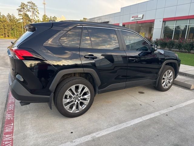 2025 Toyota RAV4 XLE Premium