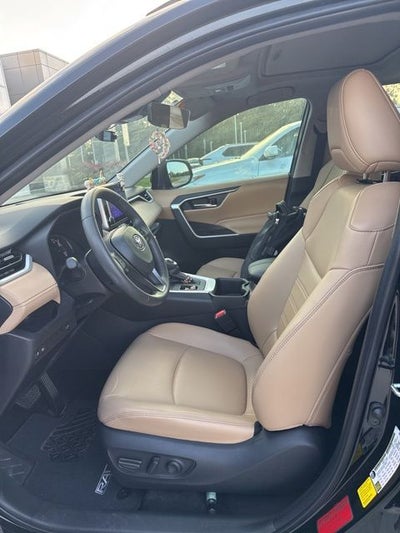 2025 Toyota RAV4 XLE Premium