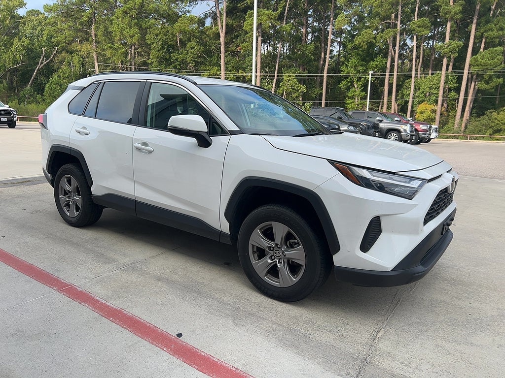 2025 Toyota RAV4 XLE