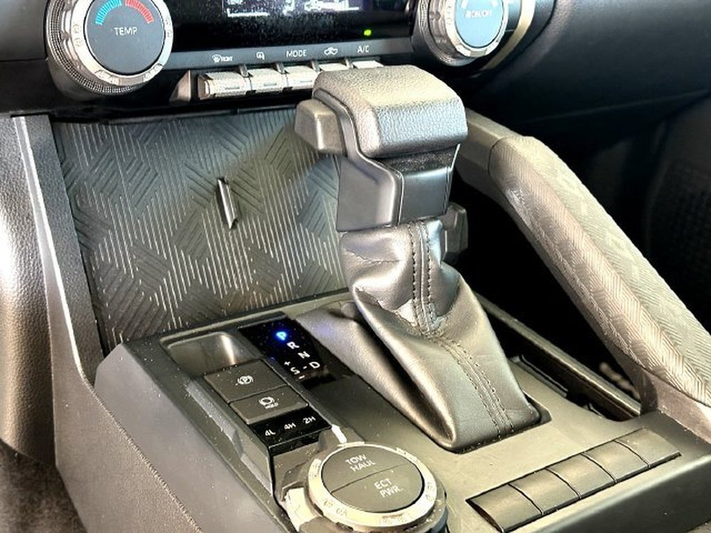 2024 Toyota Tacoma 4WD SR5