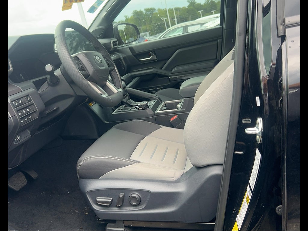 2025 Toyota Tacoma 4WD TRD Off-Road HV