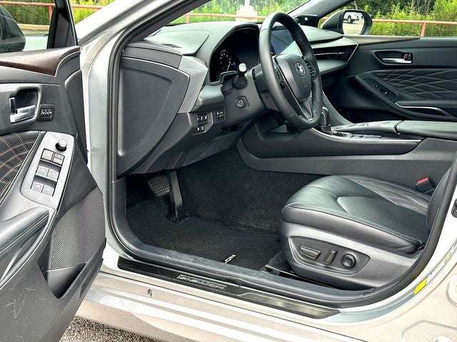 2022 Toyota Avalon Hybrid Limited