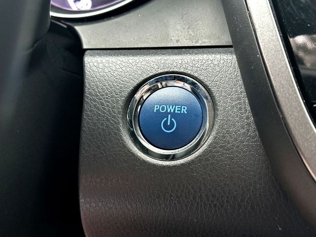 2022 Toyota Camry Hybrid SE