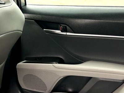 2022 Toyota Camry Hybrid SE