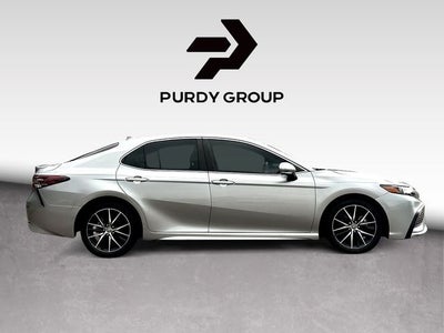 2022 Toyota Camry Hybrid SE