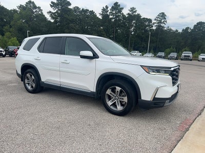 2023 Honda Pilot EX-L w/Rear Captain's Chairs