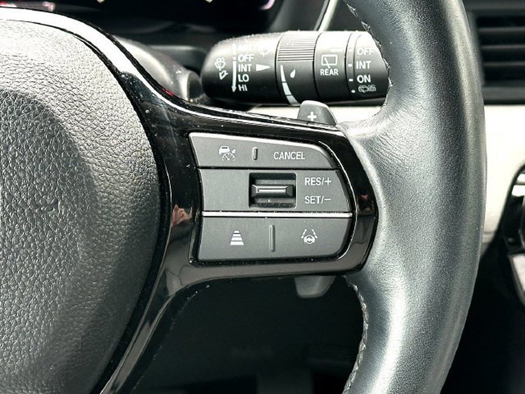 2023 Honda Pilot EX-L w/Rear Captain's Chairs