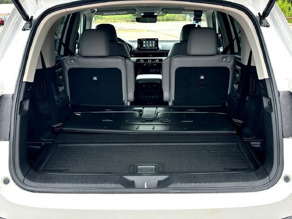 2023 Honda Pilot EX-L w/Rear Captain's Chairs
