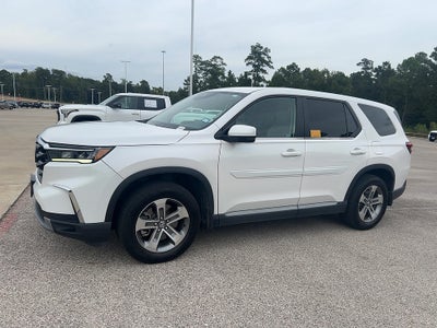 2023 Honda Pilot EX-L w/Rear Captain's Chairs