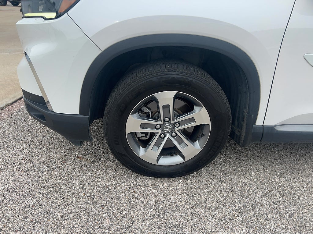 2023 Honda Pilot EX-L w/Rear Captain's Chairs