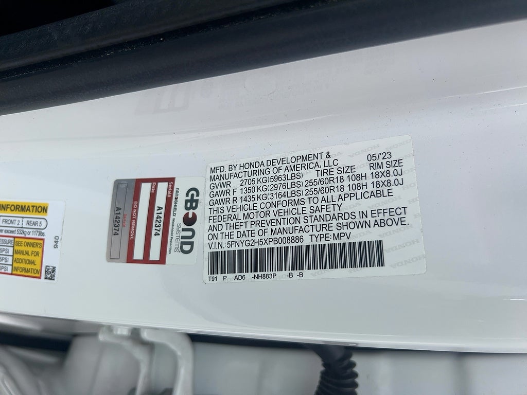 2023 Honda Pilot EX-L w/Rear Captain's Chairs