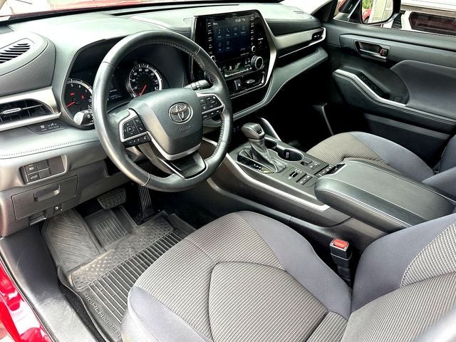 2022 Toyota Highlander LE