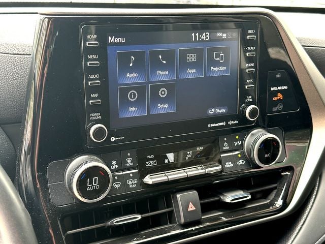 2022 Toyota Highlander LE