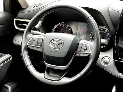 2022 Toyota Highlander LE