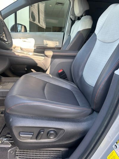 2023 Toyota Sienna XSE 7 Passenger