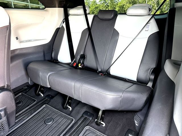 2023 Toyota Sienna XSE 7 Passenger