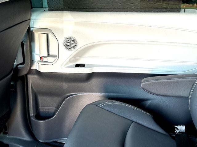2023 Toyota Sienna XSE 7 Passenger