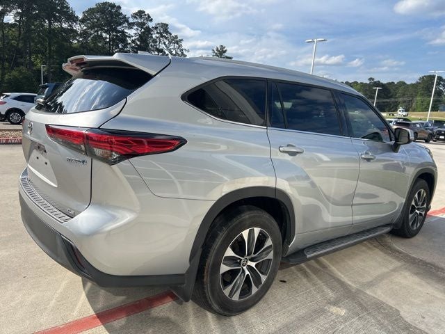 2022 Toyota Highlander Hybrid XLE