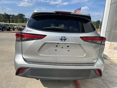 2022 Toyota Highlander Hybrid XLE