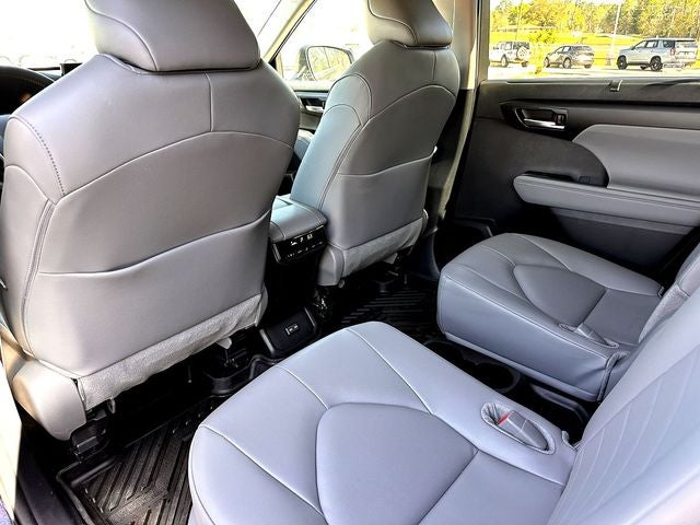 2025 Toyota Highlander Hybrid XLE