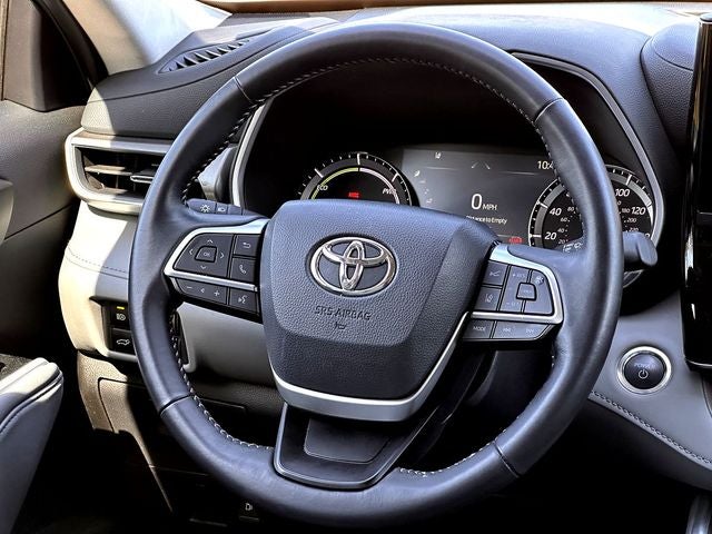 2025 Toyota Highlander Hybrid XLE