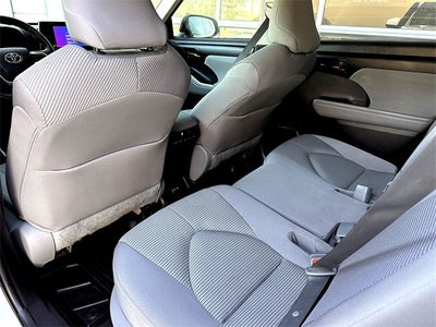 2023 Toyota Highlander LE
