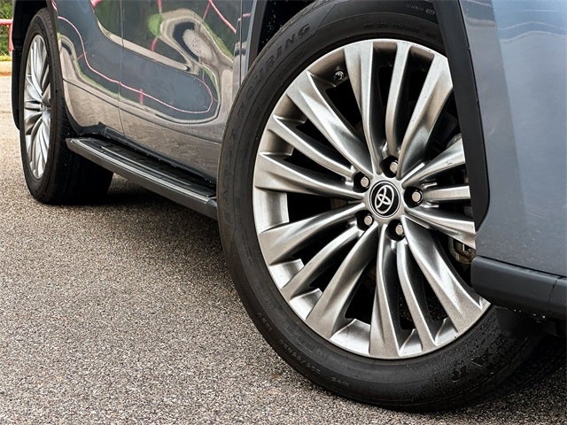 2024 Toyota Highlander Platinum