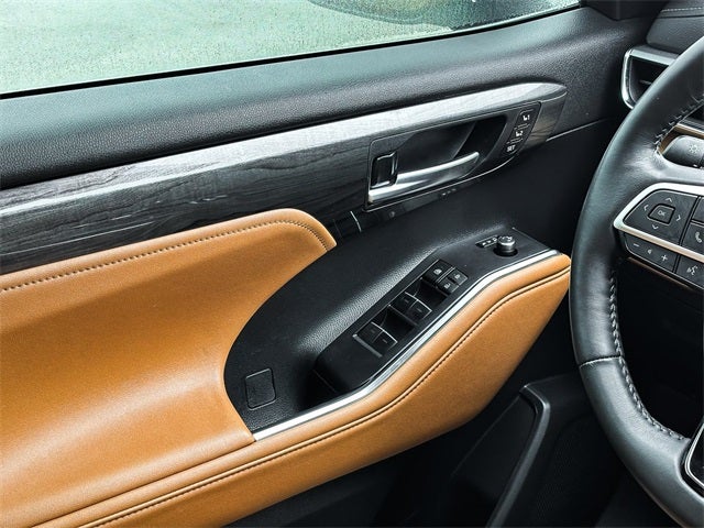 2024 Toyota Highlander Platinum
