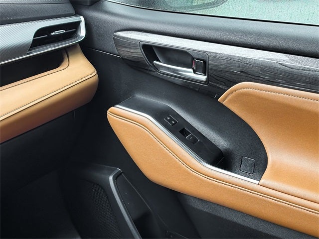 2024 Toyota Highlander Platinum