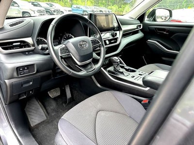 2024 Toyota Highlander LE