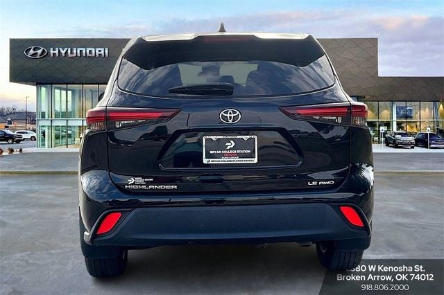 2024 Toyota Highlander LE