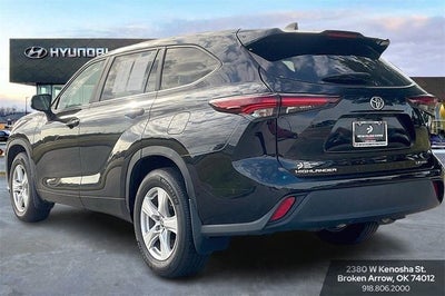 2024 Toyota Highlander LE