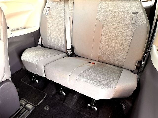 2021 Toyota Sienna LE 8 Passenger