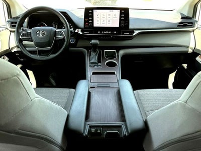 2021 Toyota Sienna LE 8 Passenger