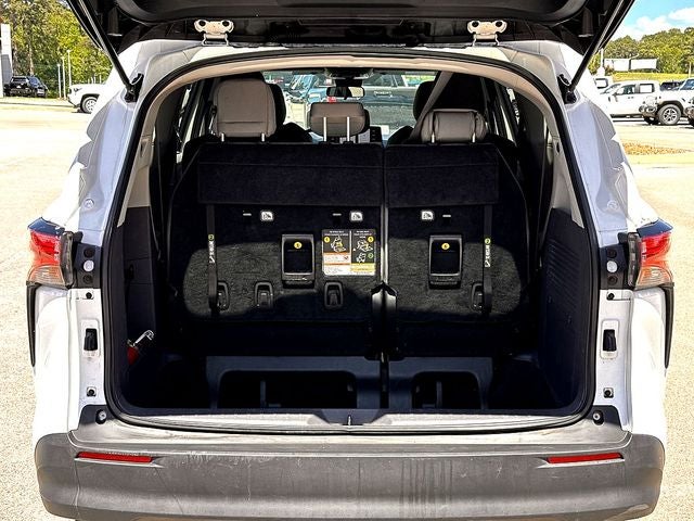 2021 Toyota Sienna LE 8 Passenger
