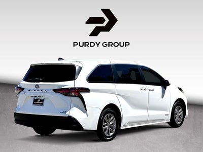 2021 Toyota Sienna LE 8 Passenger