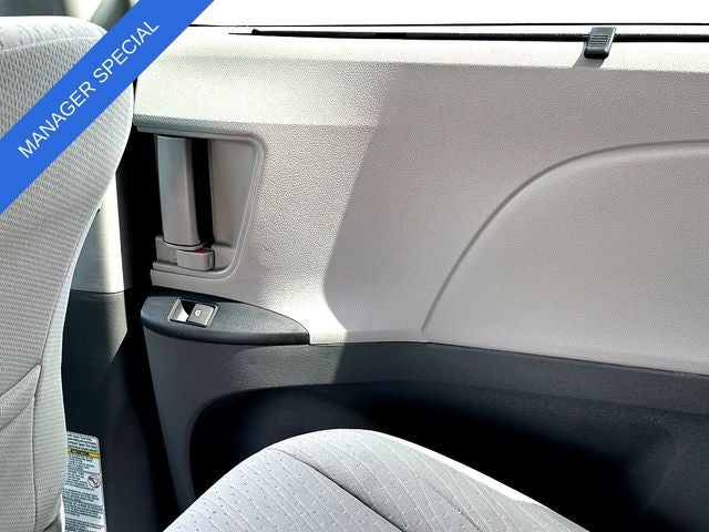 2020 Toyota Sienna LE 8 Passenger