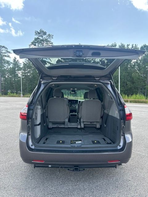 2020 Toyota Sienna LE 8 Passenger