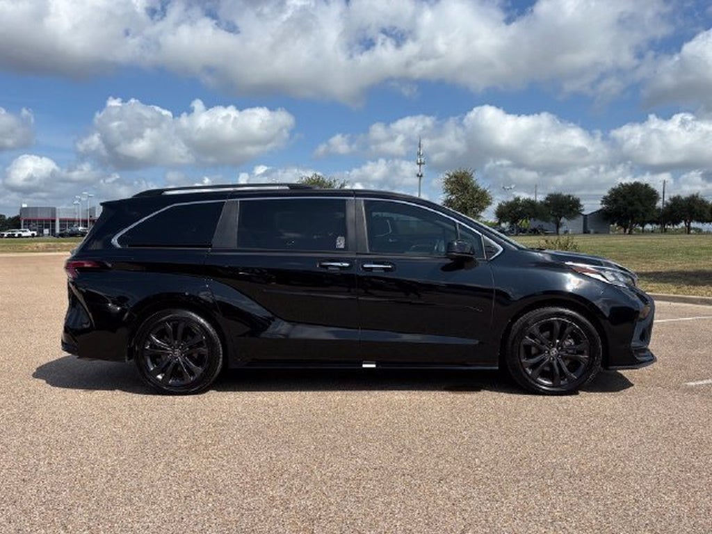 2024 Toyota Sienna XSE 7-Passenger