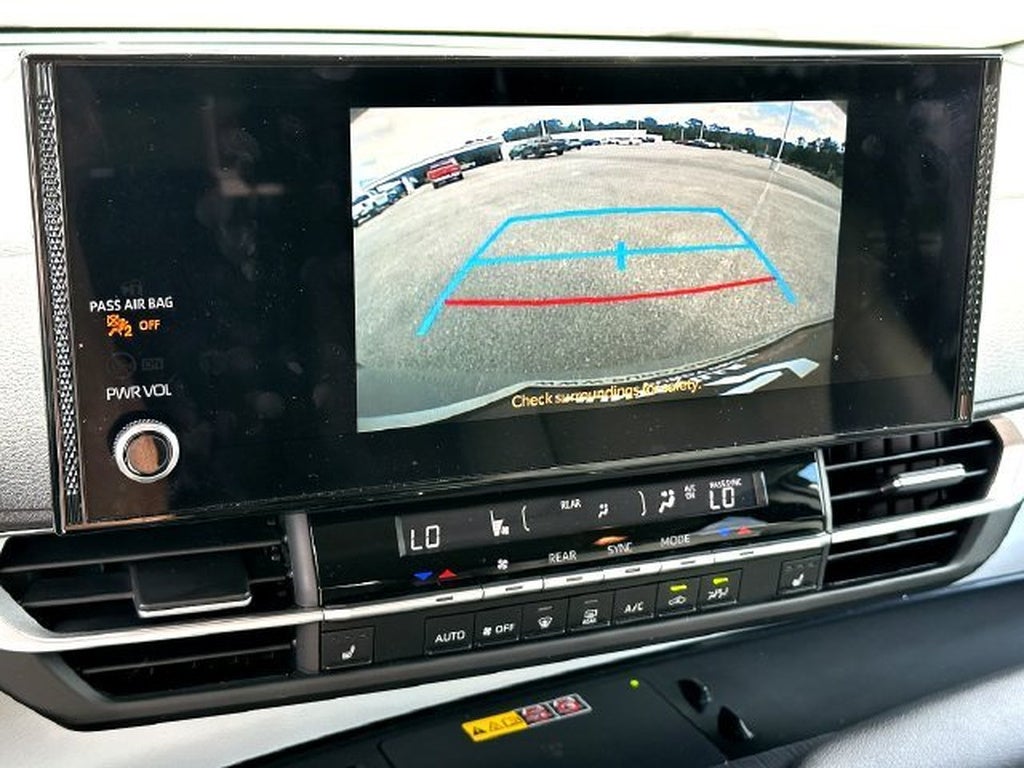 2025 Toyota Sienna XLE 8-Passenger