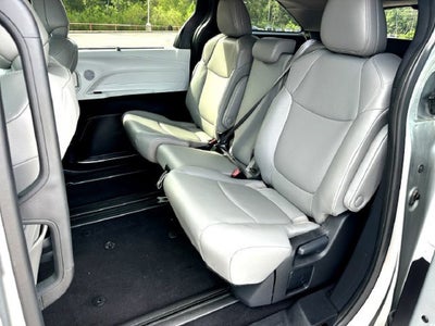 2025 Toyota Sienna XLE 8-Passenger