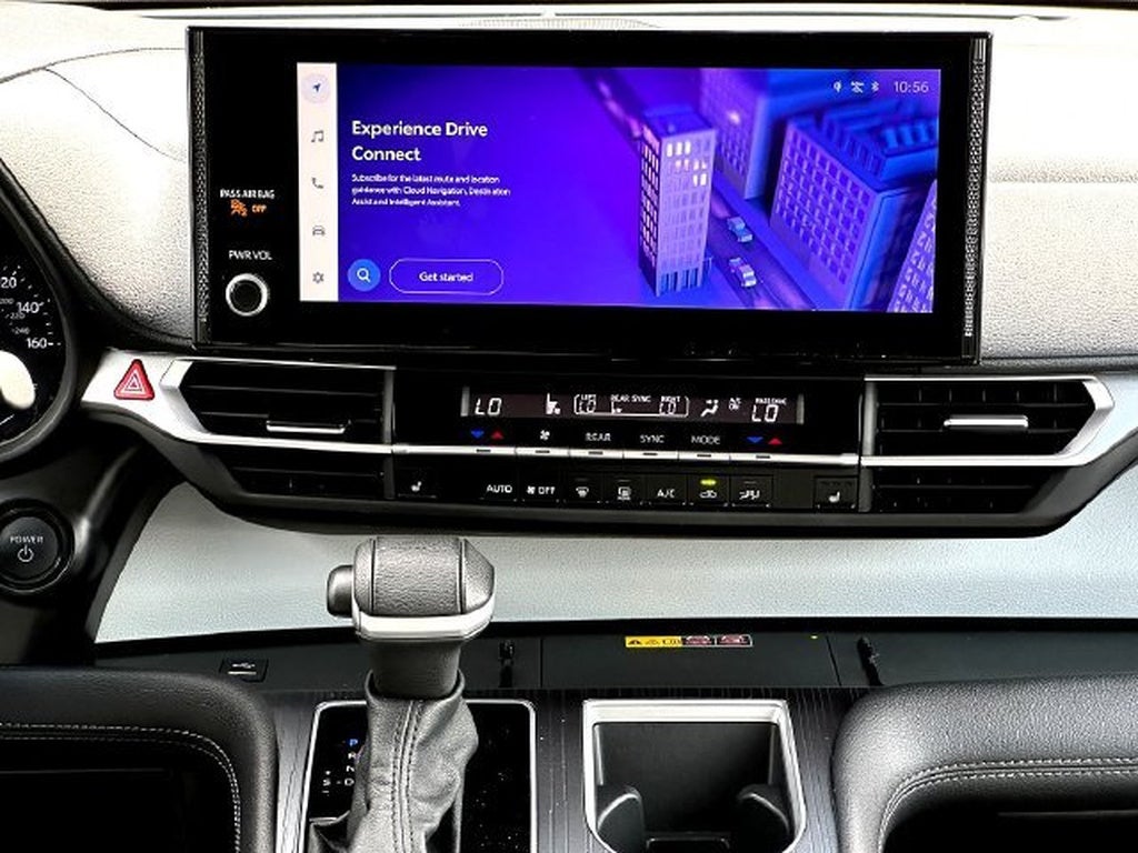 2025 Toyota Sienna XLE 8-Passenger