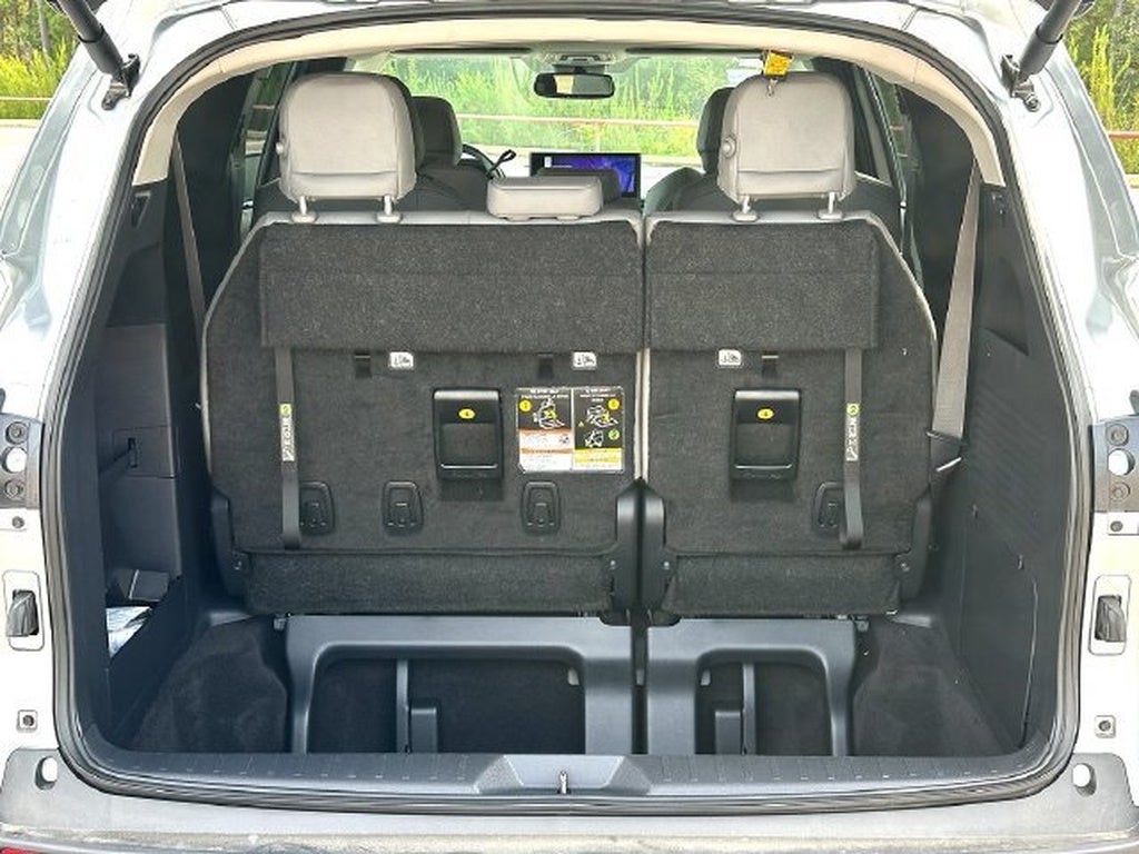 2025 Toyota Sienna XLE 8-Passenger