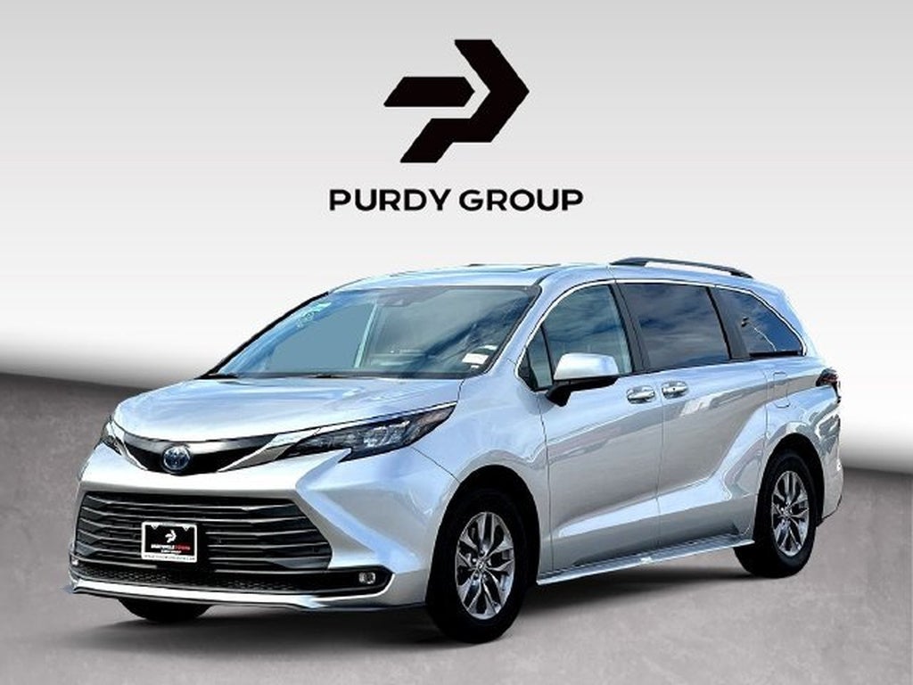 2025 Toyota Sienna XLE 8-Passenger