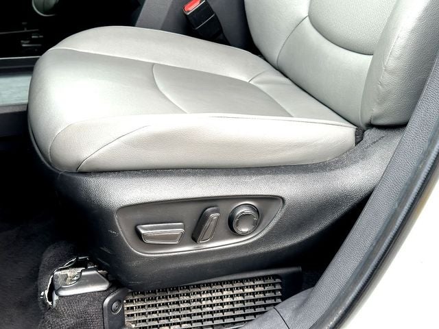 2024 Toyota Sienna XLE 8 Passenger