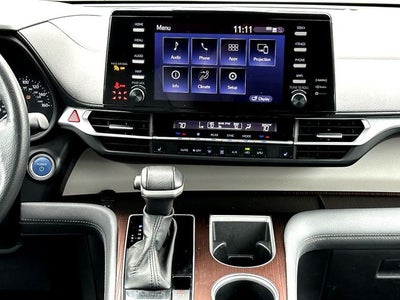 2024 Toyota Sienna XLE 8 Passenger