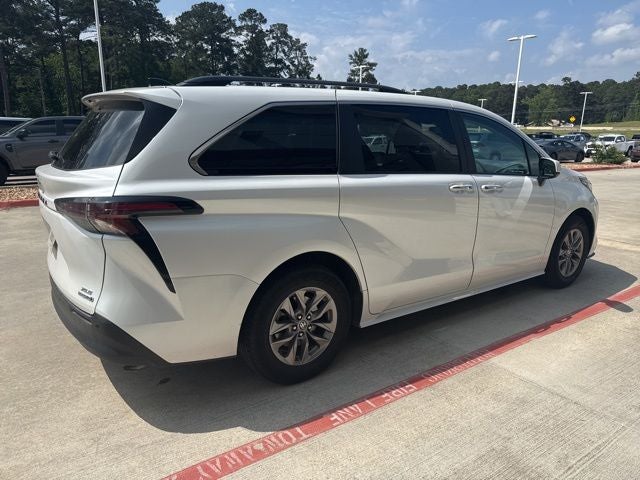 2024 Toyota Sienna XLE 7 Passenger